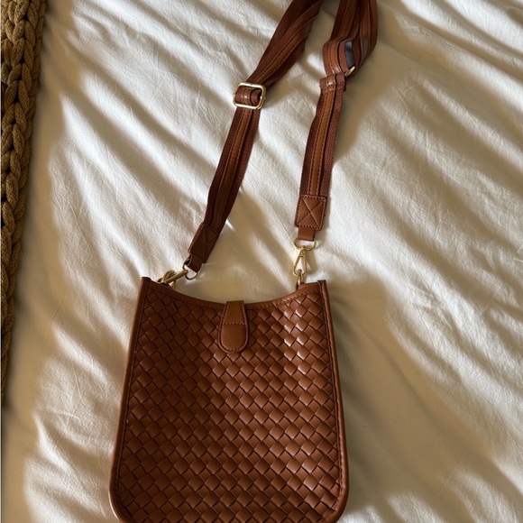 ✨NWOT Brown Woven Crossbody Bag - Picture 8 of 11